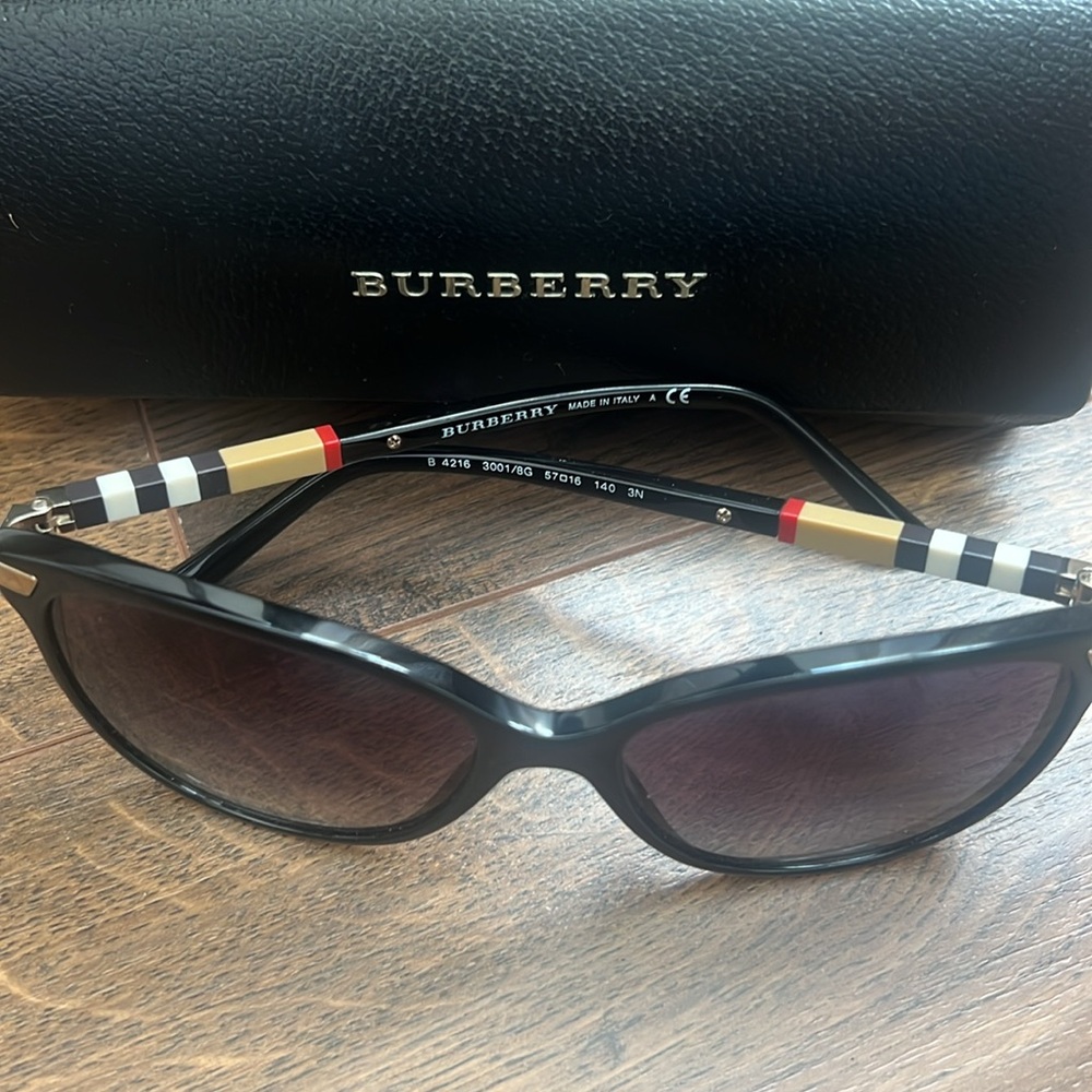 Burberry Gradient Sunglasses Black/Grey Gradient